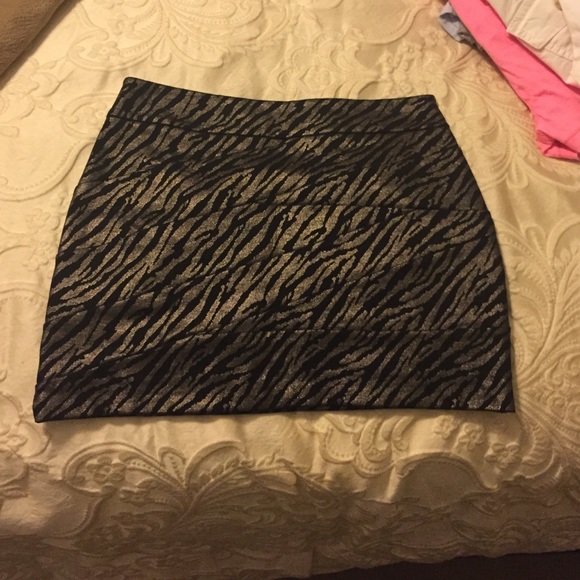 😍 CLEARANCE SALE 😍 Express skirt