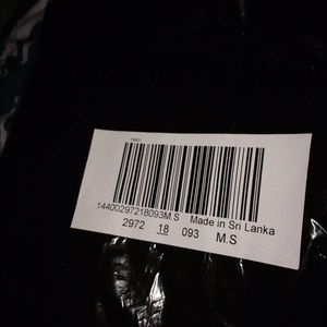 NIP Victoria Secret leggings Medium Short