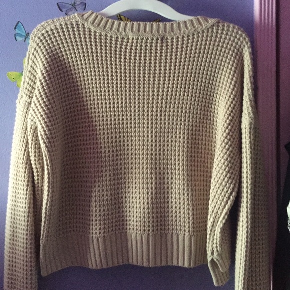 Forever 21 sweater crop top. - Picture 3 of 3