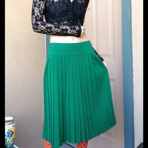 Vintage Dresses & Skirts - SALE Pleated Kelly Green 30% Wool Skirt