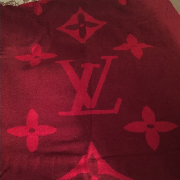 Louis Vuitton Red Cashmere Reykjavik Scarf