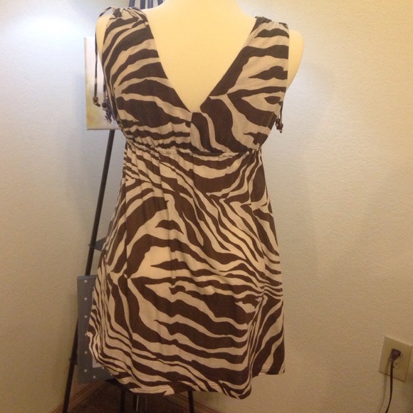 Brown and cream animal print top! - Picture 4 of 4