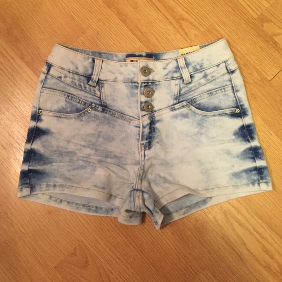 Acid wash: High Waisted Shorts