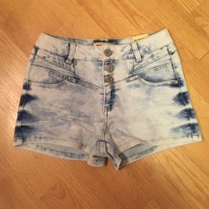 Acid wash: High Waisted Shorts