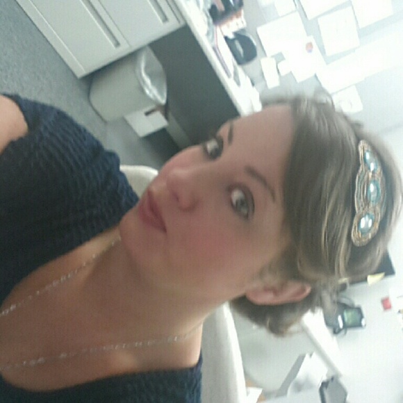 Meet your Posher, Nikita - Picture 2 of 2