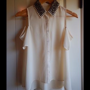 Cut-out Shoulder Top