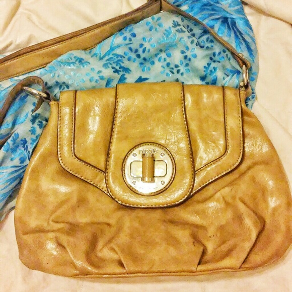 So cute!! Camel crossbody adjustable strap purse!
