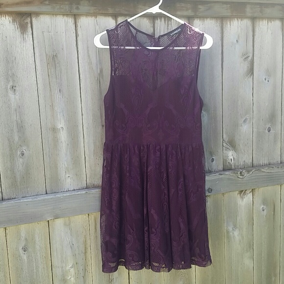 Express! Maroon Halter Top Dress - Picture 3 of 3