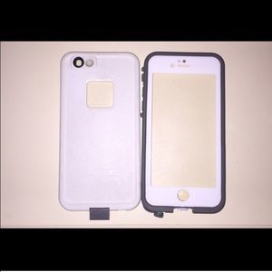 White lifeproof case