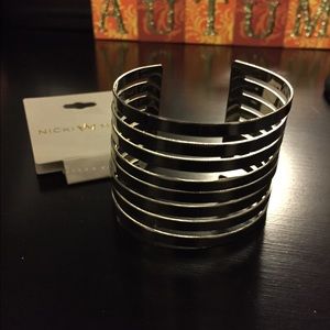 Bangle bracelet