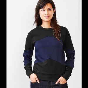 NWT GAP Chevron sweatshirt True black M