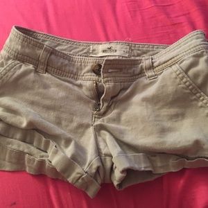 Khaki Hollister Shorts!