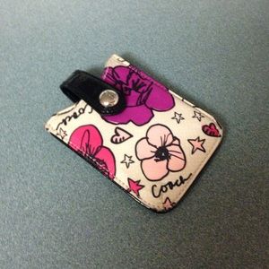 Coach poppy cute!! Can be used for older phone/CC