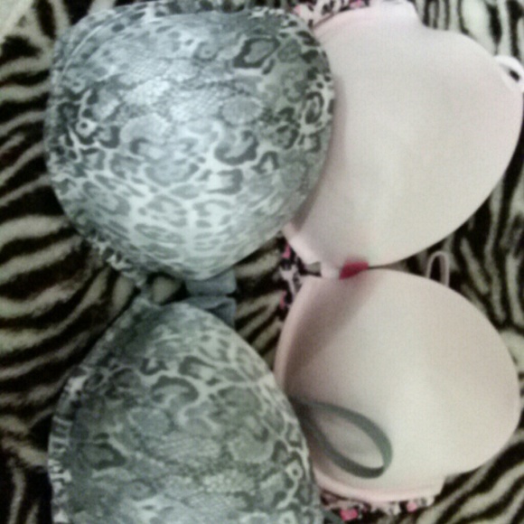 2 Vs bras  36 d