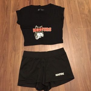 Aunthentic black Hooter's uniform for @mdteen