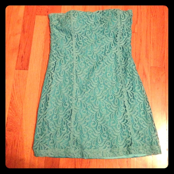 Blue Lace Strapless Party Dress