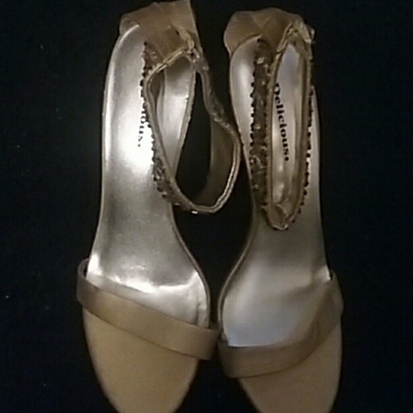 Size 9 Delicious shoes - Picture 1 of 1