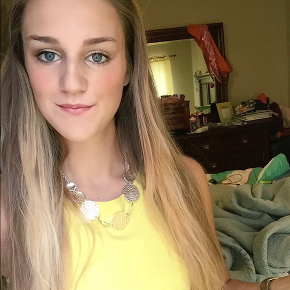 Meet your Posher, Tori - Picture 1 of 1