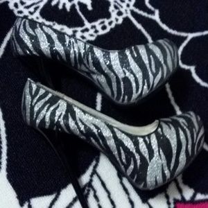 Wore a handful of times very pretty