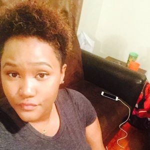 Meet your Posher, Courtney