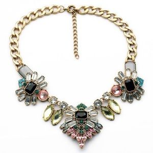 Statement necklace