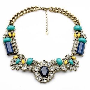 Statement necklace