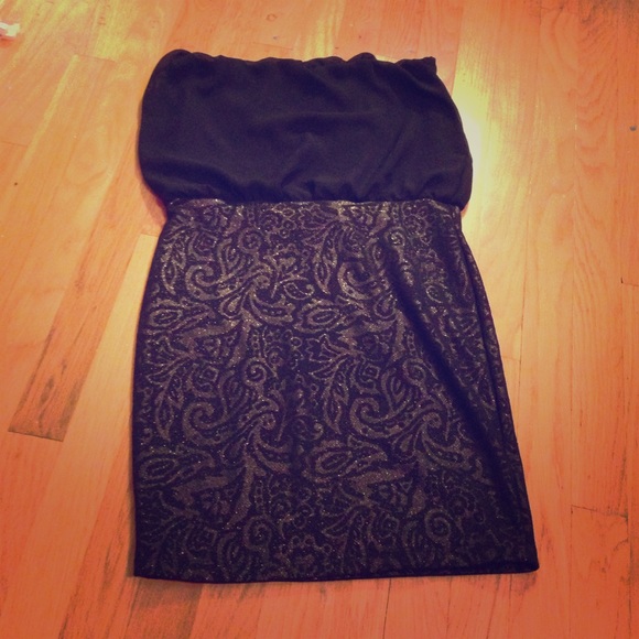 Flowy Top Fitted Bottom Black Dress