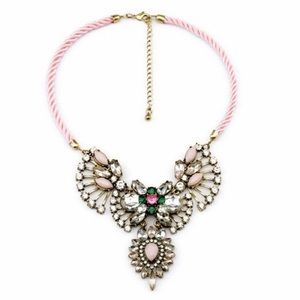 Statement necklace