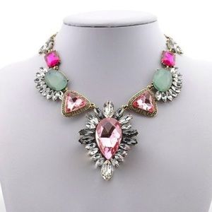 Statement necklace