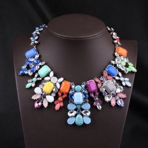 Statement necklace