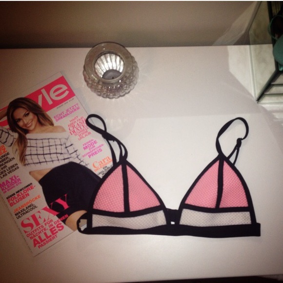 Triangl look a like bikini in pink black white