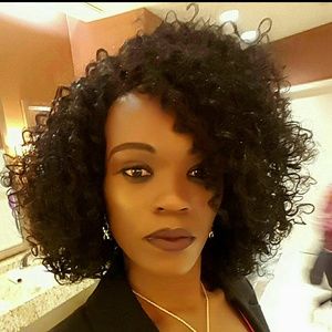 Meet your Posher, Helena