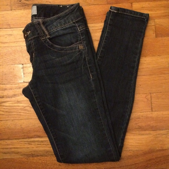 Dark washed Jolt jeans