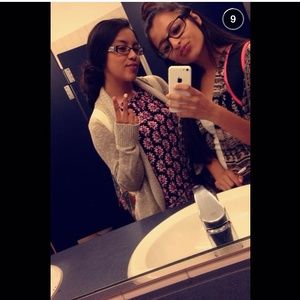 Meet your Posher, Iris