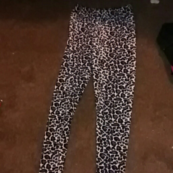 Very warm and comfortable cheetah leggings