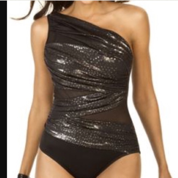 🆕NWT black, one-piece Miraclesuit!🆕