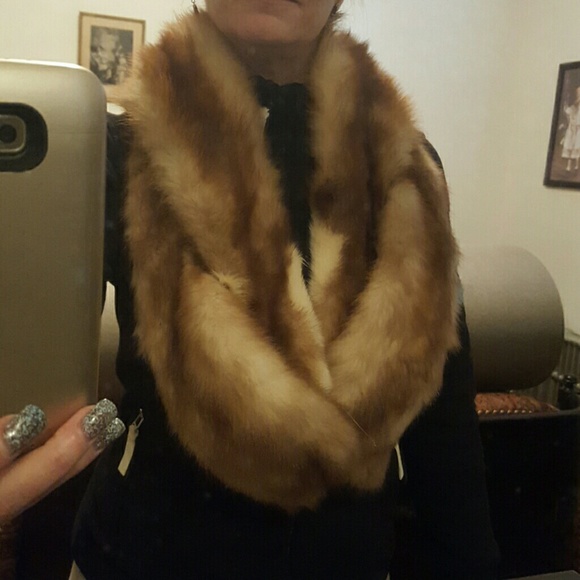 Anthonys Furs Jackets & Blazers - Hold do not purchase **Vintage Fox fur shawl