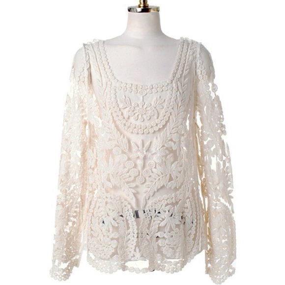 ‼️Last Chance‼️ Embroidery floral blouse