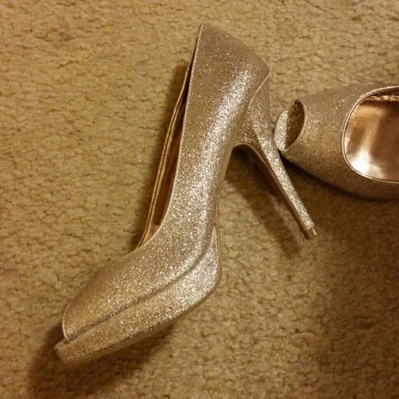 Steve Madden Gold Glitter - Picture 3 of 4