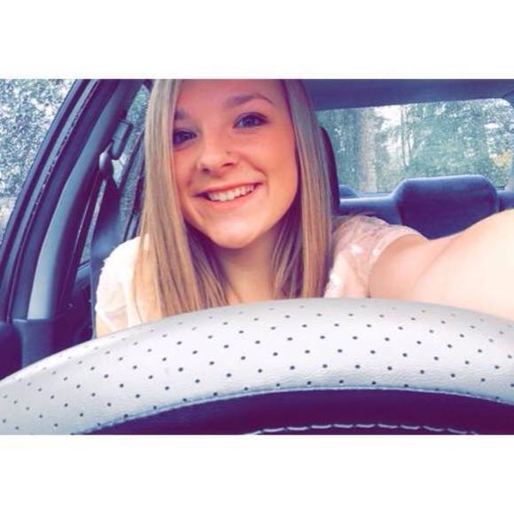 Meet your Posher, Allie - Picture 1 of 1