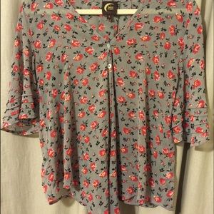Blu moon Floral front tie top 🌹🌺🌹🌺🌹🌺
