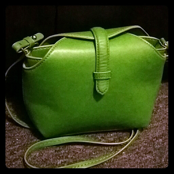 Small cross over bag