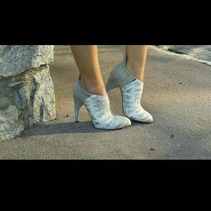 ⚠flash sale⚠ Alexander Wang Python Print Booties