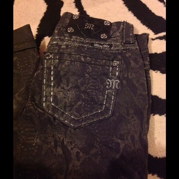Cute black and grey miss me jeans