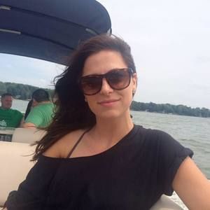 Meet your Posher, Caitlin