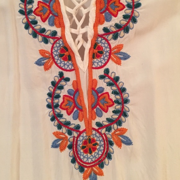 Embroidered Top - Picture 2 of 3