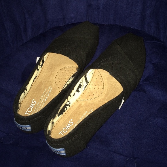 Black Canvas Women's Classic Toms