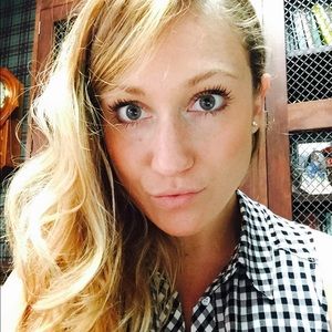 Meet your Posher, Abby