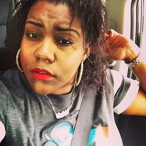 Meet your Posher, Andrea