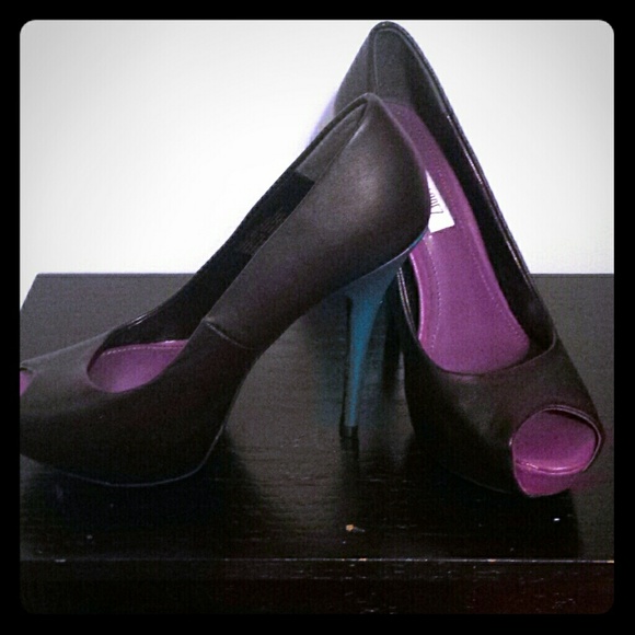 Jennifer Lopez heels